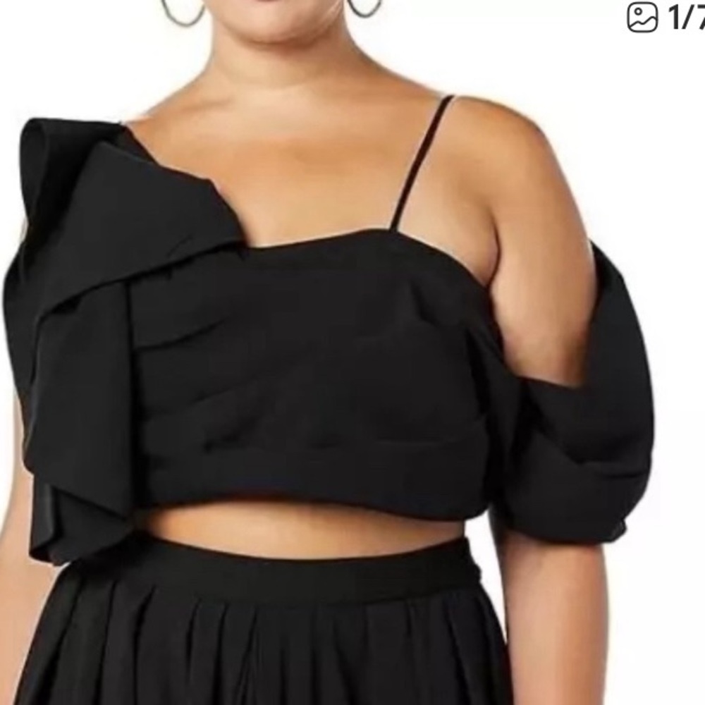 NWT Making The cut Black detailed cropped top size S ,M ,& L. - Picture 3 of 16